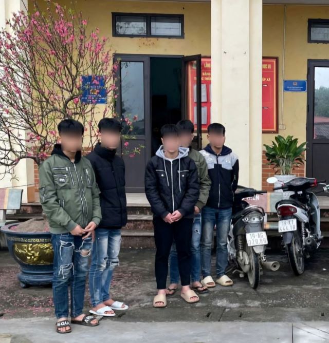 nhom-thanh-nien-danh-nguoi-o-phu-tho