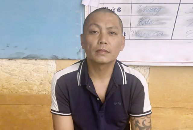 nam-thanh-nien-danh-tai-xe-oto-khach