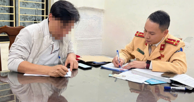 vu-nguoi-dan-ong-vua-lai-o-to-vua-om-tre