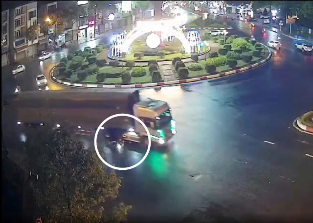 xe-container-dam-xe-may