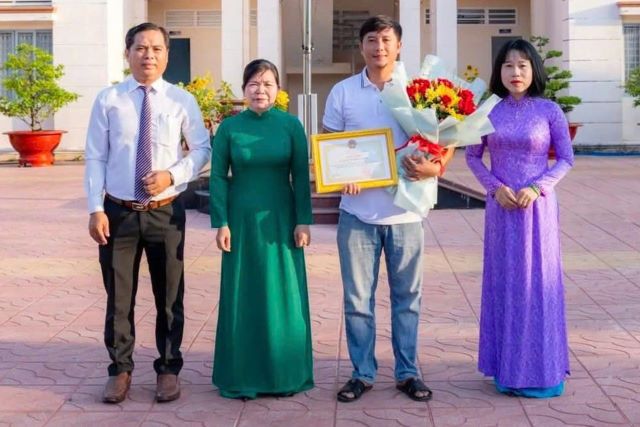 khen-thuong-nguoi-cuu-be-trai-duoi-nuoc