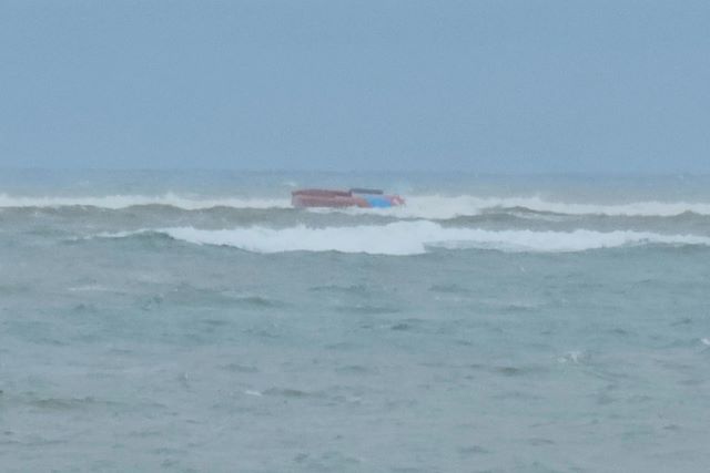 lat-up-thuyen-bien-nhat-le