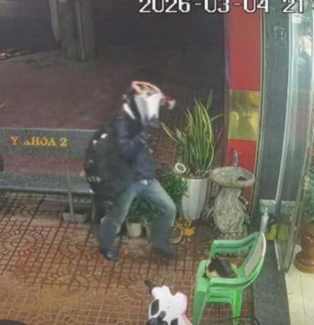 doi-tuong-bit-mat-cuop-tiem-vang