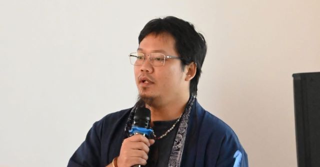 hoang-hoa-trung-nuoi-em