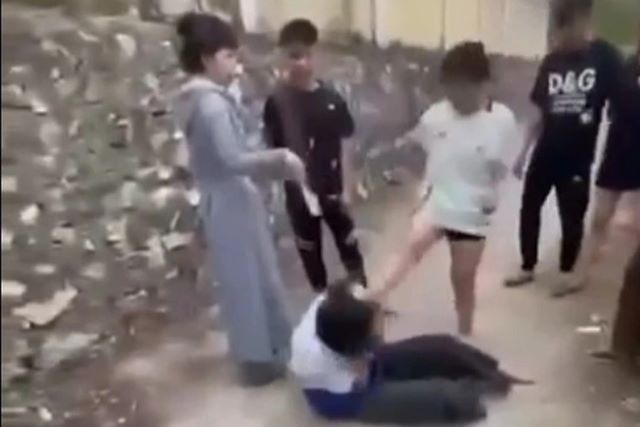 nu-sinh-bi-danh-hoi-dong-thanh-hoa