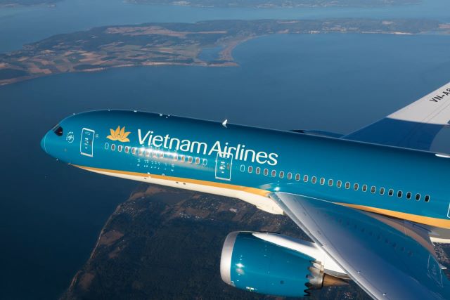 may-bay-vietnam-airlines-tang-gia-ve