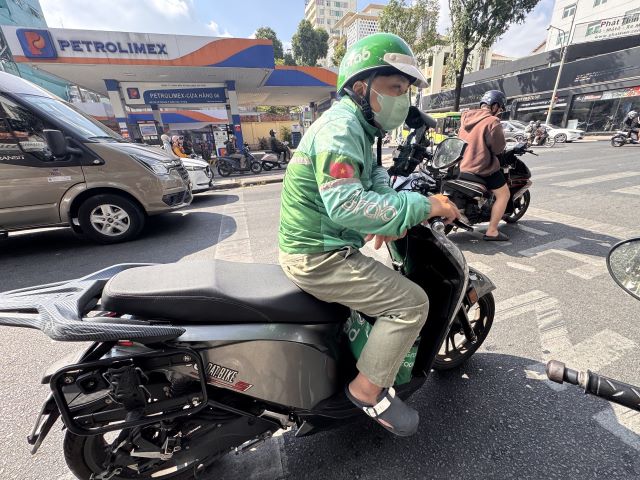 tai-xe-grab-doi-xe-dien