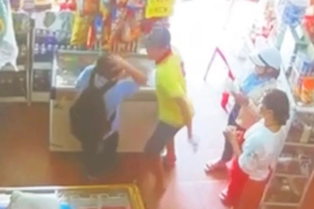 nam-sinh-lop-7-bi-chu-quan-tap-hoa-hanh-hung