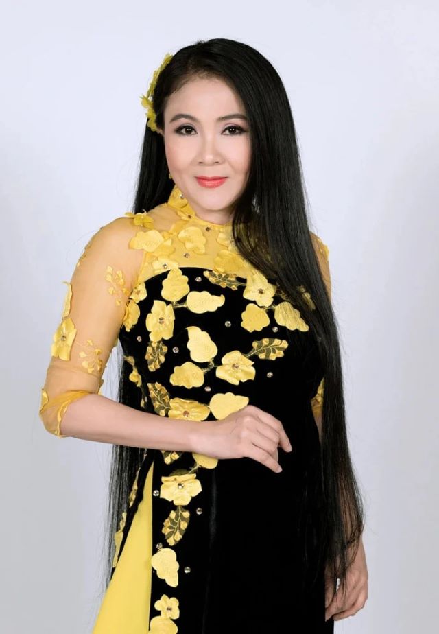 gia-toc-cai-luong-4-chi-em-ruot-deu-noi-tieng-4