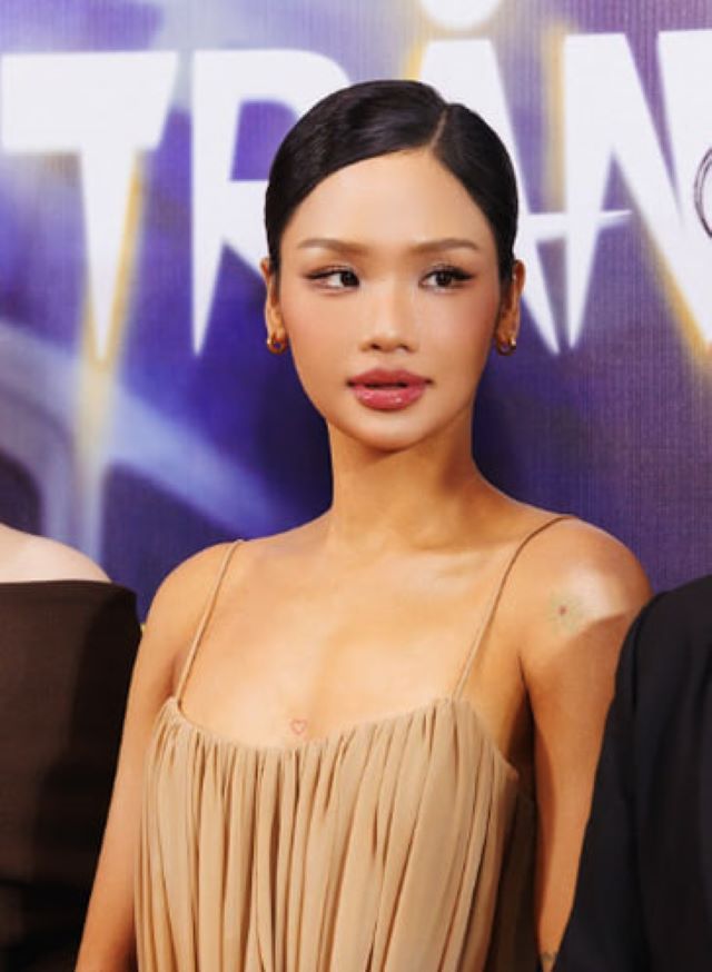 miu-le-dong-phim-dai-tiec-trang-mau-8