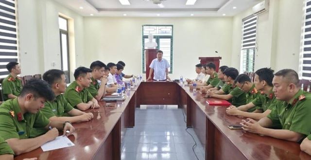 khoi-to-nguoi-dan-ong-doa-lay-nhiem-hiv-cho-can-bo-cong-an