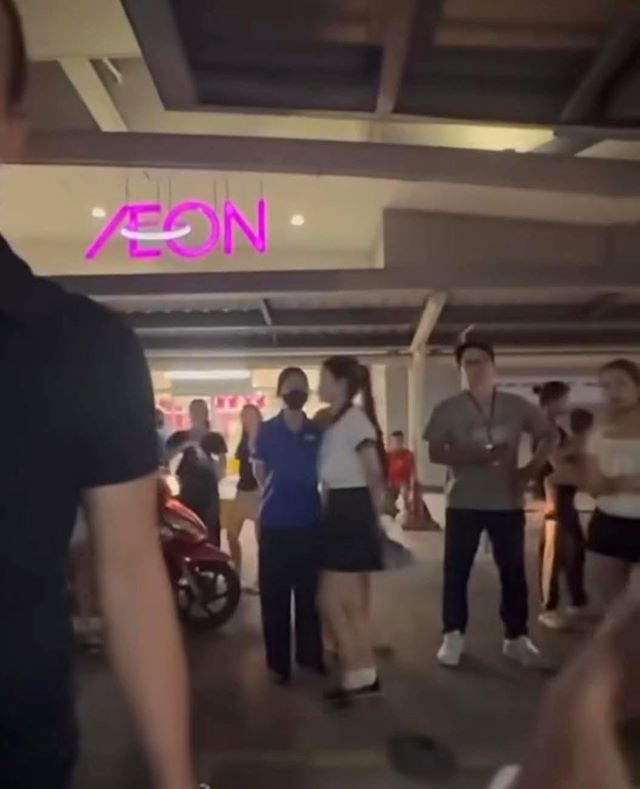 aeon-mall-long-bien-len-tieng-xin-loi-khach-hang