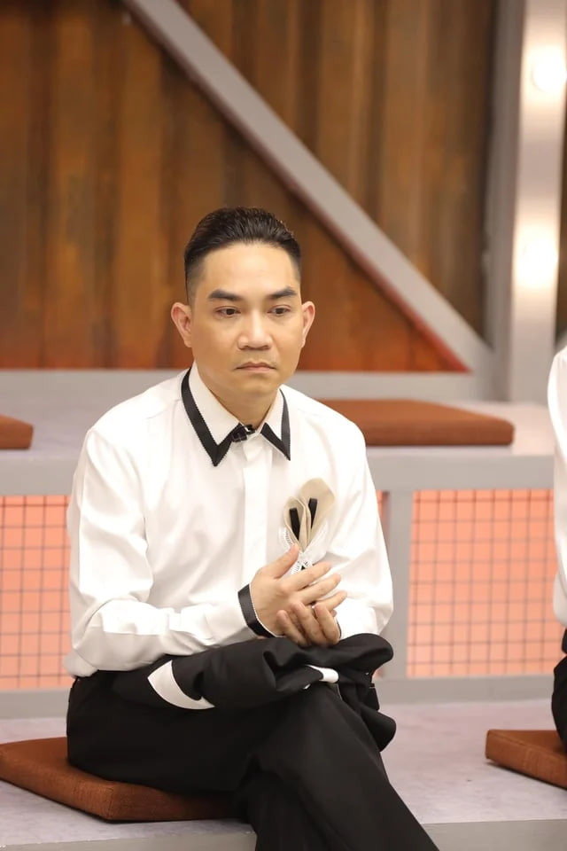 pham-khanh-hung-xin-loi-nghe-si-anh-trai-vuot-ngan-chong-gai-