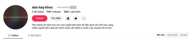 2-nu-sinh-y-khoa-livestream-phan-cam-2