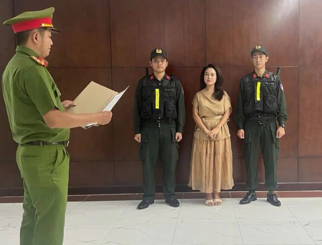 ca-si-phuong-diem-huyen-bi-bat-1