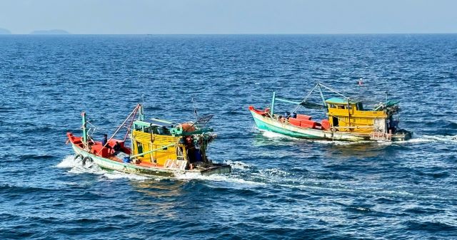 tau-ca-quay-vong-tron-bat-thuong-2-ngu-dan-mat-tich-phu-quoc-1