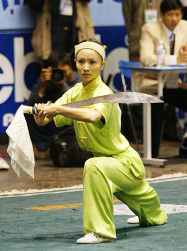 van-dong-vien-nguyen-thuy-hien-2