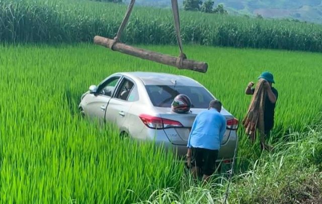 xe-o-to-lao-xuong-ruong-1