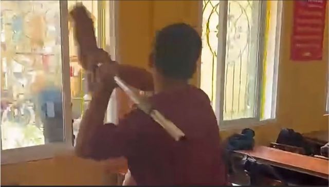 clip-hoc-sinh-danh-nhau
