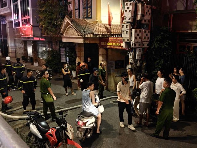 hien-truong-vu-chay-nha-ha-noi-2