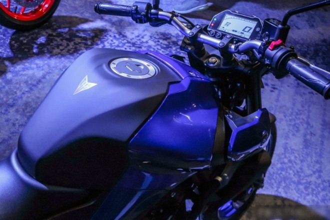 ‘Cao thủ bóng đêm’ Yamaha MT-25 ra mắt, càn quét cực mạnh Honda CB250R ảnh 2