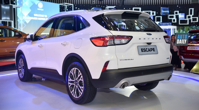 Ford Escape sắp ra mắt phiên bản mới, ‘đối đầu’ trực diện Honda CR-V ảnh 1