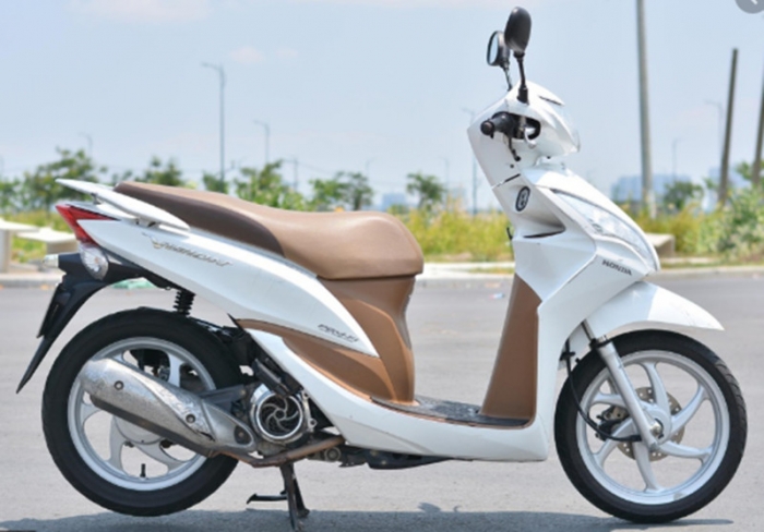 Sau Honda SH và Yamaha Exciter, Honda Vision là cái tên tiếp theo có giá ‘sáng nắng chiều mưa’ ảnh 2