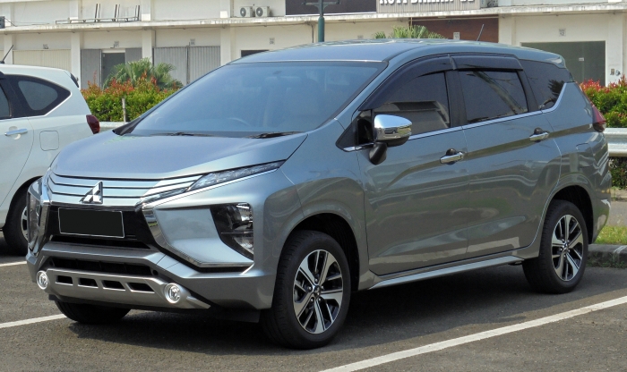 Toyota Innova 'hoảng hốt' sợ mất khách khi Mitsubishi Xpander chuyển sang lắp ráp trong nước
