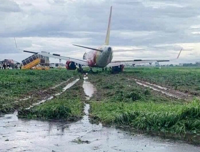 Hai phi công và toàn bộ tiếp viên Vietjet trong vụ máy bay chệch đường băng nhận hình phạt đầu tiên