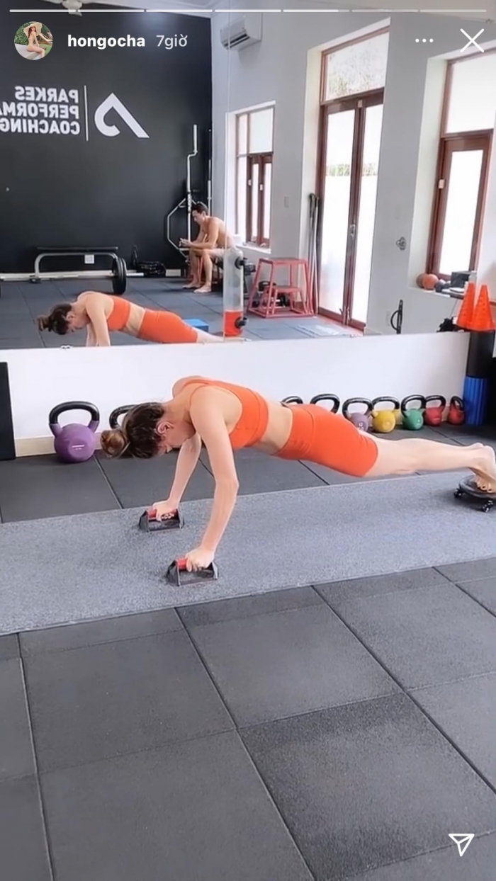 Lien-tuc-bi-sam-soi-mo-bung-ho-ngoc-ha-lan-dau-len-tieng-dap-tra-sau-cay-khien-dan-tinh-im-bat