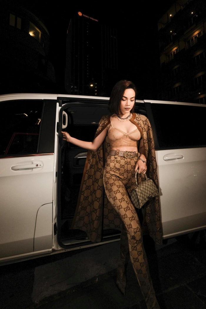 Lien-tuc-bi-sam-soi-mo-bung-ho-ngoc-ha-lan-dau-len-tieng-dap-tra-sau-cay-khien-dan-tinh-im-bat