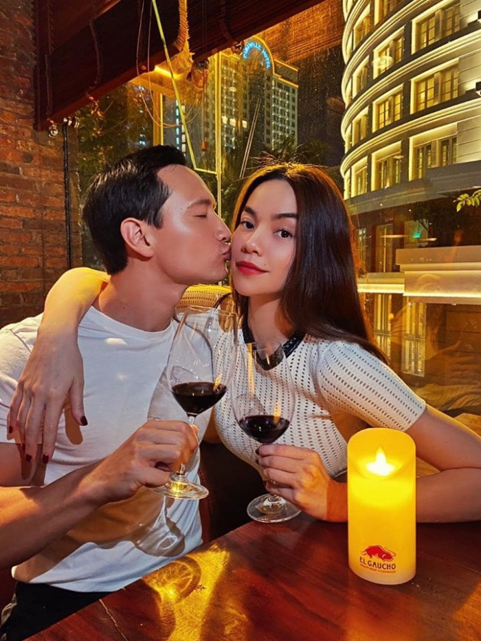 Hồ Ngọc Hà bất ngờ đăng status tâm trạng về tình yêu khiến CĐM xôn xao về mối quan hệ với Kim Lý 