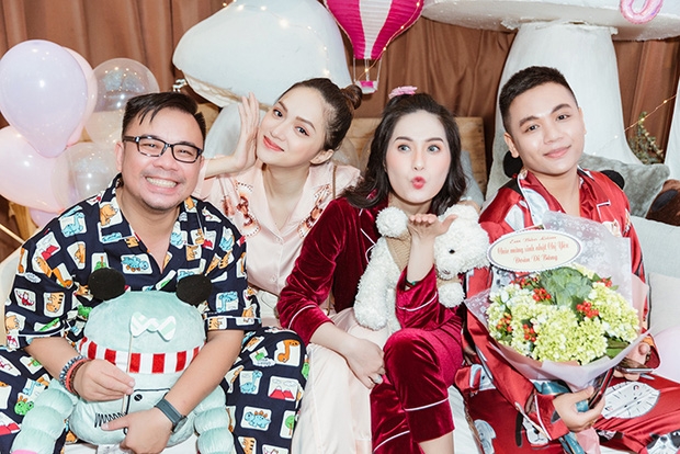 Sau-4-thang-huong-giang-o-an-cdm-truyen-tay-nhau-loat-anh-co-xuat-hien-trong-sinh-nhat-ban-than4