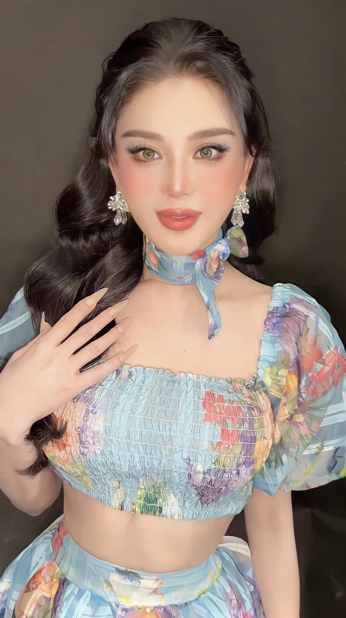 Nhan-sac-chuan-my-nhan-cua-lam-khanh-chi-o-tuoi-44-3