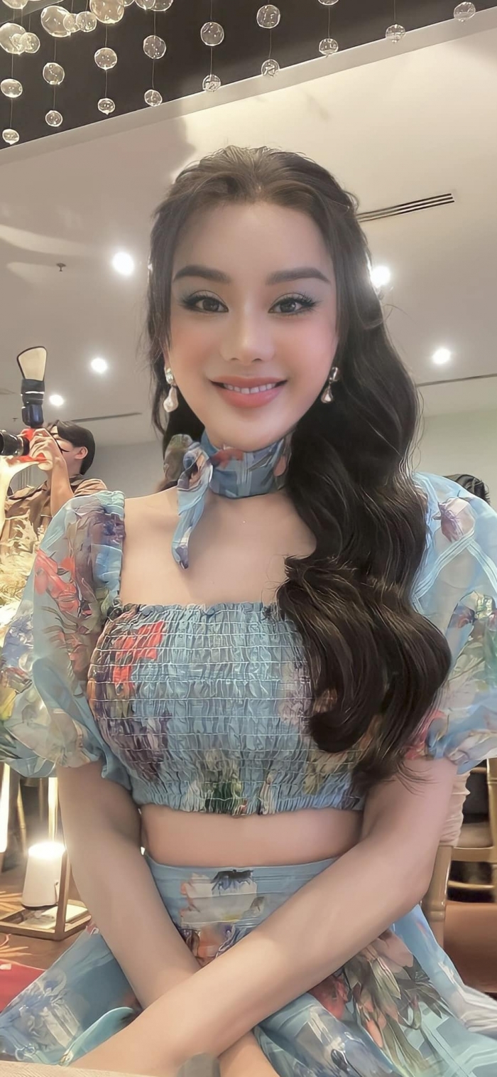 Nhan-sac-chuan-my-nhan-cua-lam-khanh-chi-o-tuoi-44-5