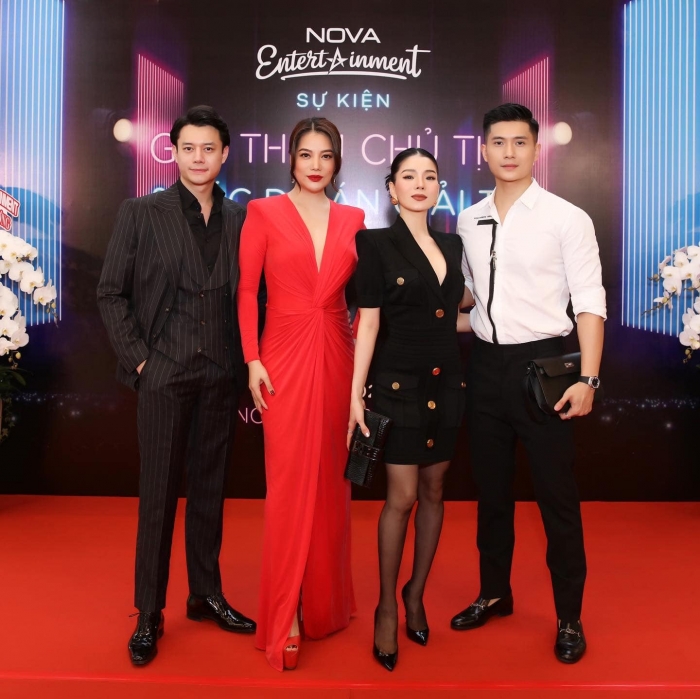 Bat-tron-canh-le-quyen-va-lam-bao-chau-vo-cung-tinh-tu-truoc-dam-dong-khien-dan-tinh-xon-xao-1