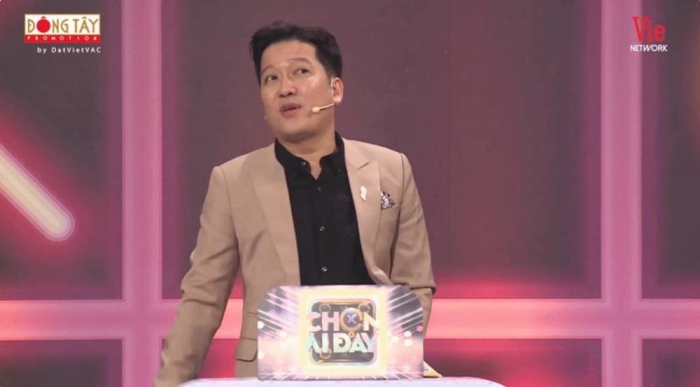 Nha-phuong-bat-ngo-bi-truong-giang-boc-me-dieu-khong-tuong-tren-song-truyen-hinh