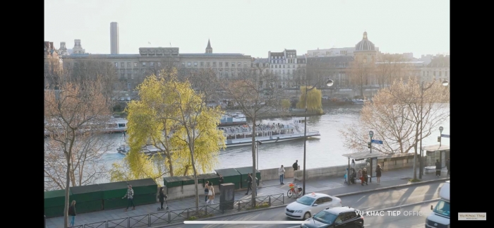 Vu-khac-tiep-cung-ban-gai-trai-nghiem-khach-san-gia-gan-115-trieu-dem-tai-paris-gay-ngo-ngang