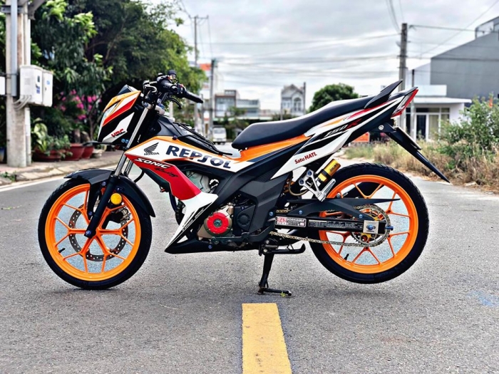 Sonic 150 phiên bản Repsol ngoại hình cực sắc nét với dàn đồ chơi ‘khủng’