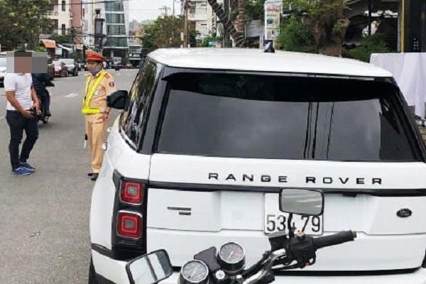 Lái xe Range Rover gắn biển số giả, tài xế bị phạt lên tới 22,5 triệu