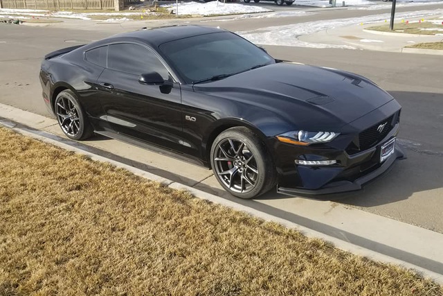 Nhân viên đại lý đâm hỏng ‘nát bét’ xe Ford Mustang trị giá hàng tỷ đồng của khách khi lái thử