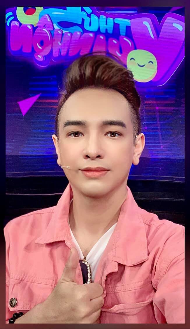 Le-giang-bang-hoang-phuong-thanh-cung-gioi-nghe-si-xot-xa-noi-loi-tien-biet-dan-em-ve-noi-yen-nghi