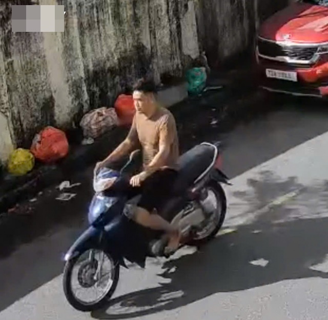 doi_tuong_lay_cap_chiec_xe_may_roi_tau_thoat (1)