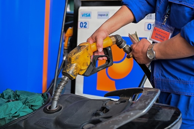 xang-dau-nguyen-hue-3-1-215