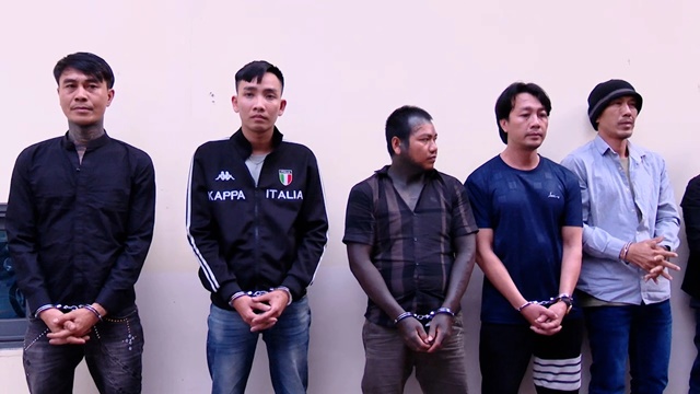 29-12-bat-nhom-doi-tuong-mua-ban-no-100004510still003jpg-1767071549569_11zon