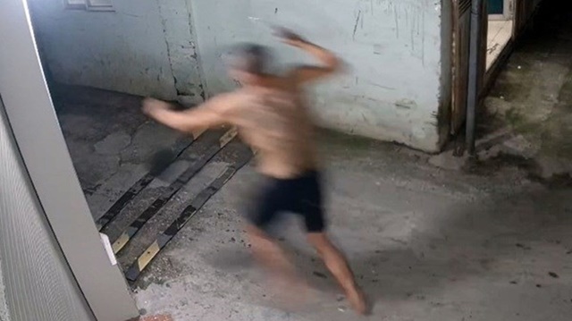 E1