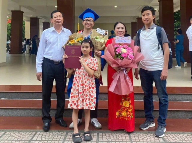thu-khoa-dh-ymyha7-edited-1757410136196_11zon