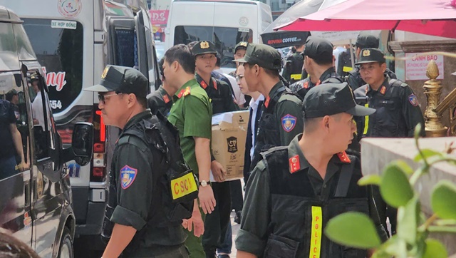 bo-cong-an-hoan-tat-kham-xet-co-so-cua-he-thong-tham-my-mailisa-o-duong-huynh-van-banh-34-6604-6423-jpg_11zon