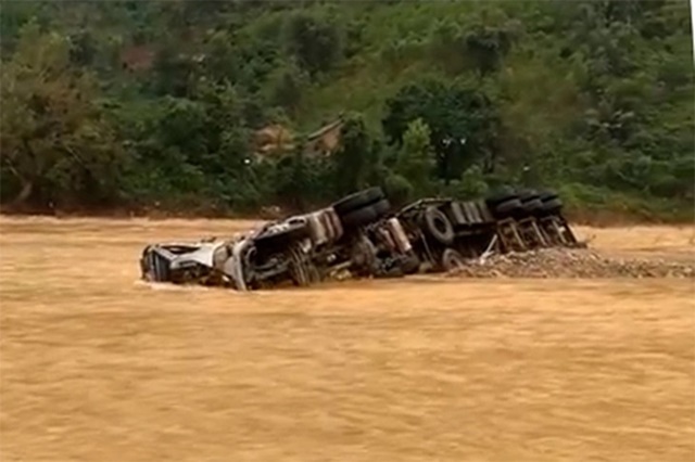 xe-troi-la-lay-4-17634314025981180714512_11zon