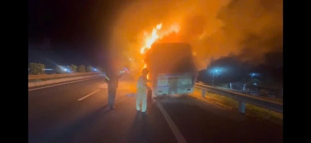 1000005130-17639445714931700573761_11zon